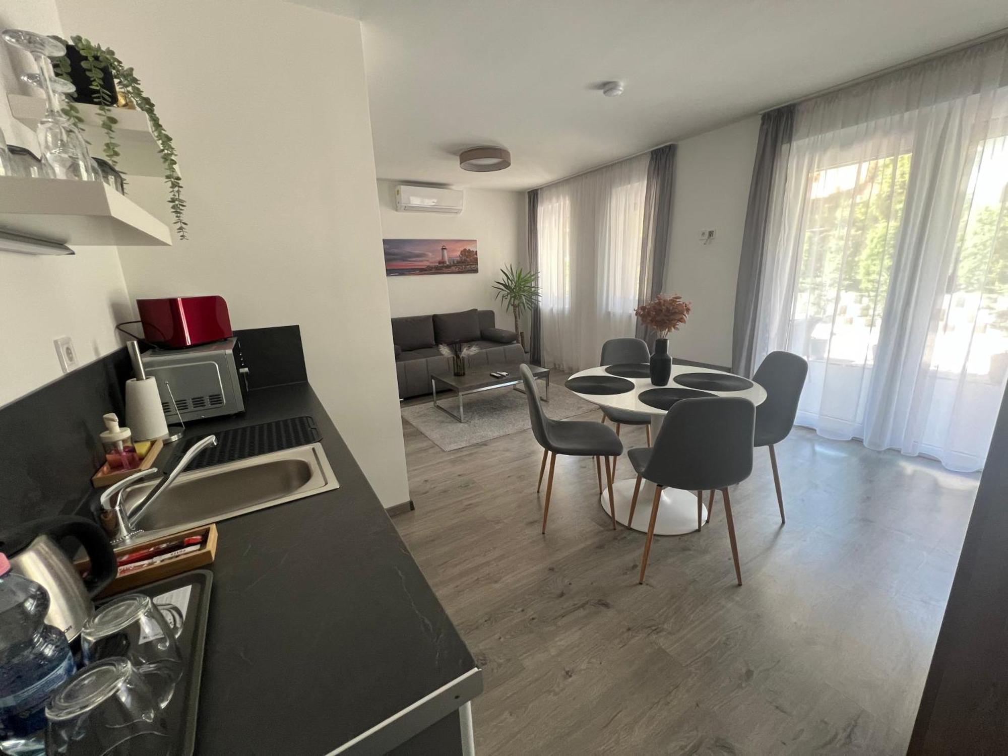 Sophia Apartman Goedoello Экстерьер фото